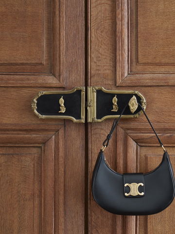 CELINE推出全新2023冬季女装系列AVA TRIOMPHE手袋