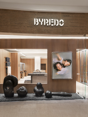 BYREDO上海恒隆广场旗舰店焕新呈现