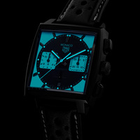 TAG HEUER泰格豪雅摩纳哥系列 Night Driver计时码表：  一款挥洒“夜行车手”浪漫型格的全新限量之作