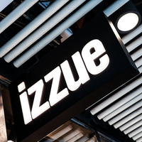 izzue全新概念旗舰店瞩目亮相三里屯太古里，着力打造活力时尚新地标