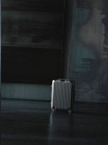 出行质感新意选择 RIMOWA（日默瓦）推出全新高级 Distinct 皮革系列