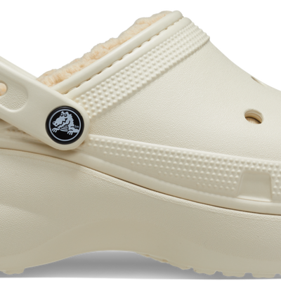 Crocs 携手品牌大使易梦玲共同演绎节日欢庆穿搭 邀您一同新年翻新花，共享龙年欢愉