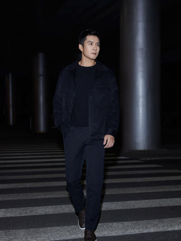 众星身着杰尼亚Triple Stitch SECONDSKIN奢华休闲鞋 亮相机场开启奢华型旅