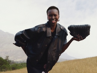& Other Stories 推出 2024 春夏“创造无限”系列 由模特 Alek Wek 领衔演绎