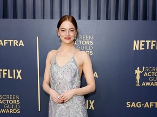 Charlotte Tilbury美妆闪耀第30届美国演员工会奖  全新焕颜爆水霜和全新轻吻唇膏为最佳女主角提名女演员艾玛·斯通打造红毯妆容