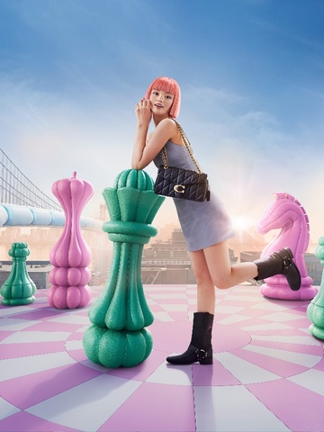 Coach发布“勇气启程”广告大片