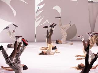 Christian Louboutin路铂廷携The Loubi Show音乐舞蹈盛典，于巴黎特里亚侬宫盛大揭幕2024秋冬女士系列及Our Angels胶囊系列
