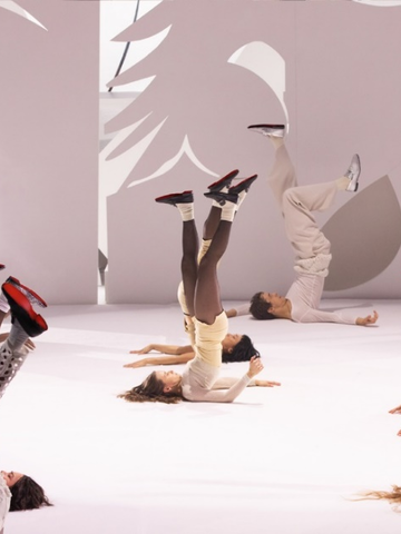 Christian Louboutin路铂廷携The Loubi Show音乐舞蹈盛典，于巴黎特里亚侬宫盛大揭幕2024秋冬女士系列及Our Angels胶囊系列