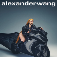 三白金唱片歌手、说唱公主Ice Spice 独家演绎alexanderwang 2024春季系列广告大片