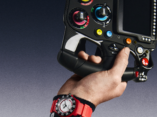 TAG HEUER 泰格豪雅推出 F1 系列 KITH 联名款
