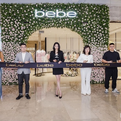 bebe上海嘉里中心店闪耀启幕 品牌代言人关晓彤惊喜现身