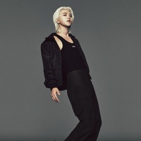 蔡徐坤演绎VERSACE MERCURY运动鞋广告大片