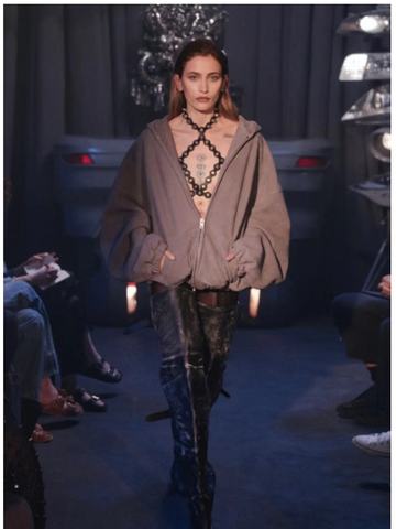 颠覆传统秀场，alexanderwang “席卷” 纽约