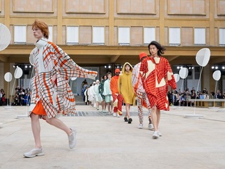 HOMME PLISSÉ ISSEY MIYAKE 2025春夏系列 