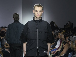 ECCO X White Mountaineering 联名胶囊系列重磅亮相巴黎时装周