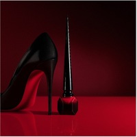 一抹指尖绝色，致敬高定经典 CHRISTIAN LOUBOUTIN路铂廷指甲油奢耀上市十周年