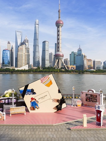 超大号联名礼盒限时登陆上海外滩 
