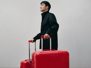 RIMOWA（日默瓦）携手奥运冠军樊振东推出 “热爱当红”全新广告大片