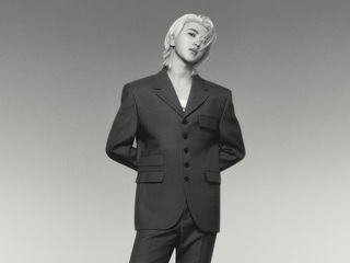 蔡徐坤演绎Versace 2024秋冬系列