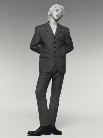 蔡徐坤演绎Versace 2024秋冬系列