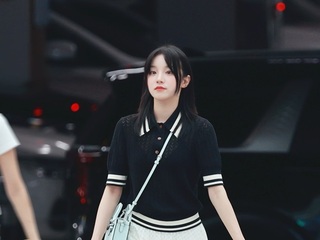 知名歌手、演员宋雨琦现身仁川机场 启程纽约TORY BURCH 2025春夏系列时装秀