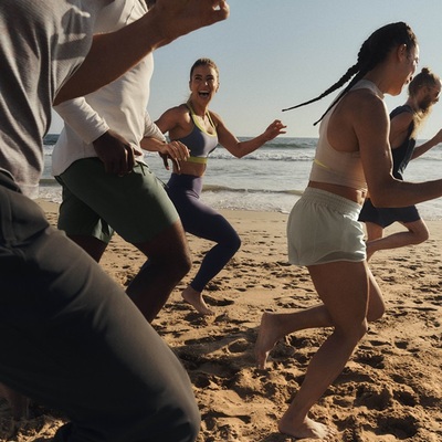  换上得力运动装备，和lululemon一起动出好状态