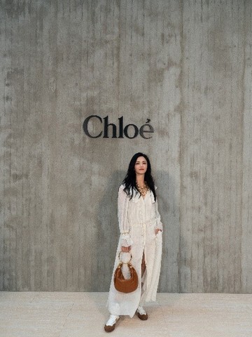姚晨出席Chloé2025夏季系列时装秀