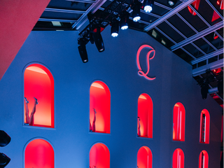 Christian Louboutin路铂廷SS25春夏女士系列鞋履发布会 “Paris Is Louboutining”