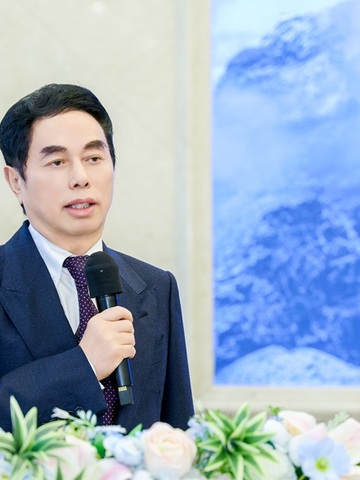 波司登携手“水哥”王昱珩探秘溯源品质行，彰显国牌领先力量