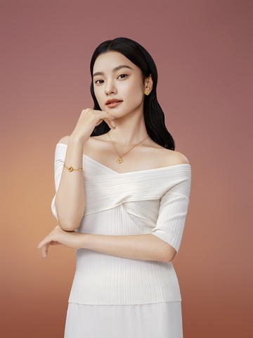 穿搭加点“金”，秒变秋日时髦精