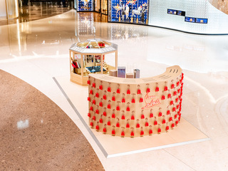 Christian Louboutin路铂廷聚焦呈现匠心艺术