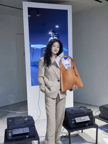 德国奢侈品牌MCM携手演员谭卓 共同呈现限时艺术展 ——启示录-不现时