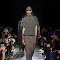 英国伦敦设计师Saul Nash在2025米兰男装周呈现与lululemon的全新合作——SLNSH设计师合作系列