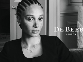 DE BEERS戴比尔斯推出品牌活动“PORTRAITS OF TRUE BRILLIANCE内蕴，如钻闪耀 ” 迈入品牌全新篇章 英国超模 ADWOA ABOAH 倾情演绎