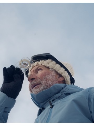 Creed恺芮得首次携手雪地艺术家Simon Beck呈现全新艺术臻作：循迹雪山