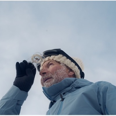 Creed恺芮得首次携手雪地艺术家Simon Beck呈现全新艺术臻作：循迹雪山