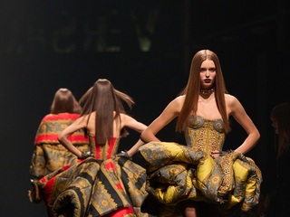 VERSACE 2025 秋冬系列