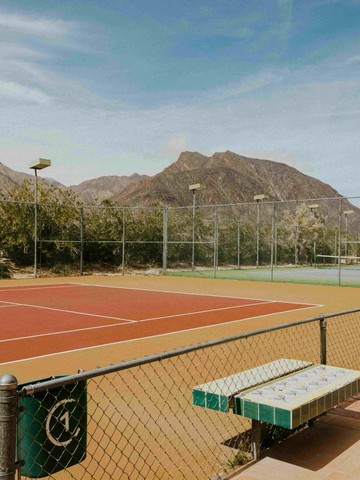 落日霞光相伴星光璀璨，与Wilson前往INDIAN WELLS  沉浸式感受沙漠绿洲里的网球天堂，Feel it All