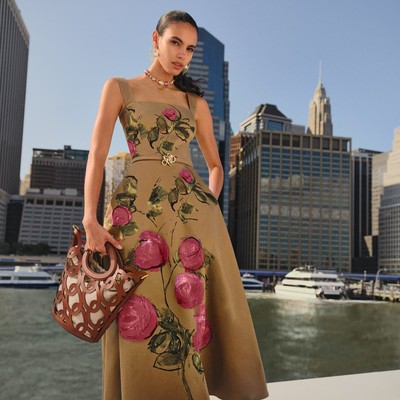 Oscar de la Renta 发布 2025 春季系列