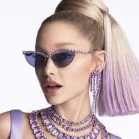 施华洛世奇携手全球品牌代言人Ariana Grande 焕耀发布2025春夏广告大片