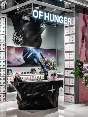 先锋时尚品牌 OF HUNGER 首家体验店落地北京三里屯，开启「身体电子化」线下体验空间