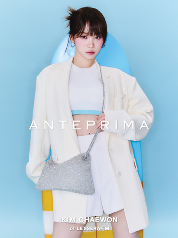 ANTEPRIMA发布由 LE SSERAFIM 成员KIM CHAEWON演绎的 2025 春夏 WIREBAG 企划广告照 -「Summer Dream in Color」