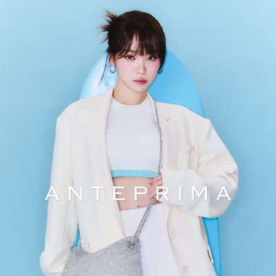 ANTEPRIMA发布由 LE SSERAFIM 成员KIM CHAEWON演绎的 2025 春夏 WIREBAG 企划广告照 -「Summer Dream in Color」