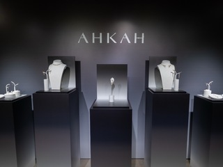 华灯璀璨 与光共舞 AHKAH品牌焕新重塑暨chandelier系列新品发布
