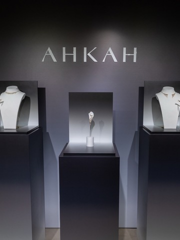 华灯璀璨 与光共舞 AHKAH品牌焕新重塑暨chandelier系列新品发布