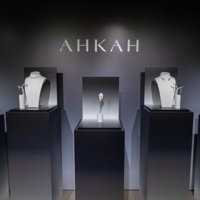 华灯璀璨 与光共舞 AHKAH品牌焕新重塑暨chandelier系列新品发布
