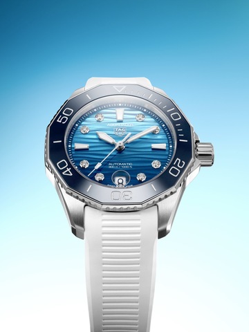 澎湃上腕 优雅逐浪  TAG HEUER泰格豪雅竞潜系列 PROFESSIONAL 300日历型腕表重磅发布