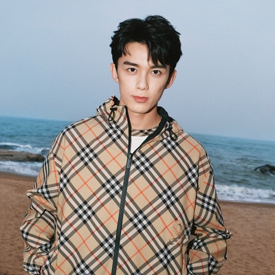 Burberry 宣布吴磊为新晋品牌代言人