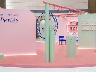 Van Cleef & Arpels 梵克雅宝携手 Arthur Hoffner 于上海港汇恒隆广场呈现 Perlée 限时体验空间， 悦启欢欣夏日