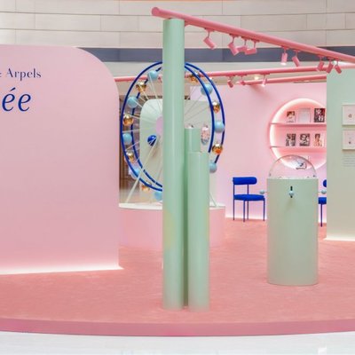 Van Cleef & Arpels 梵克雅宝携手 Arthur Hoffner 于上海港汇恒隆广场呈现 Perlée 限时体验空间， 悦启欢欣夏日